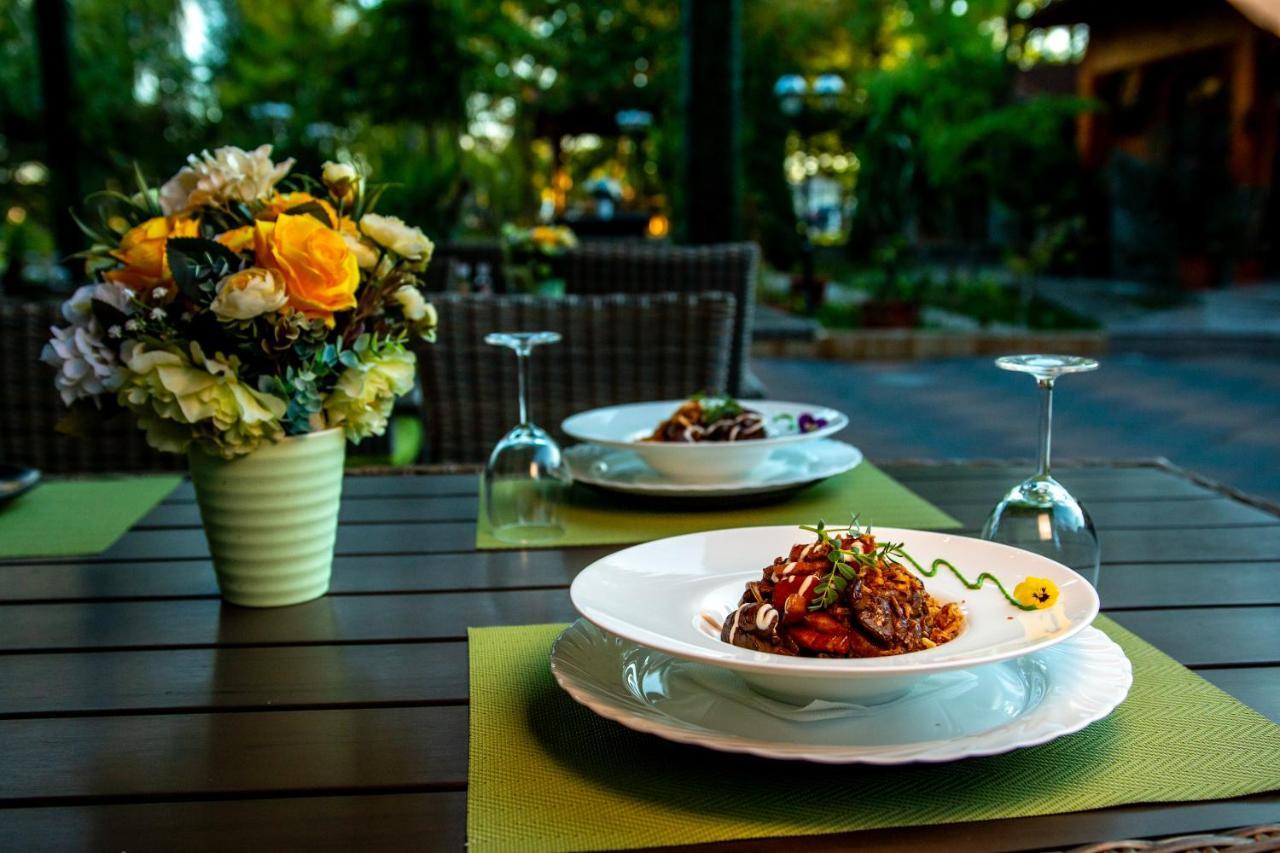 Hotel Restaurant Rustic Alexandria Exterior photo